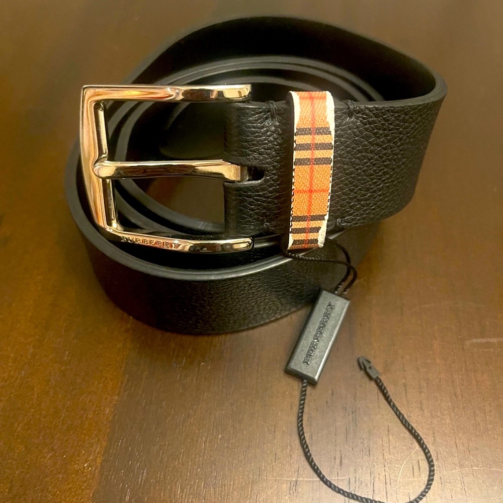 Authentic Burberry Black leather and Tan Belt